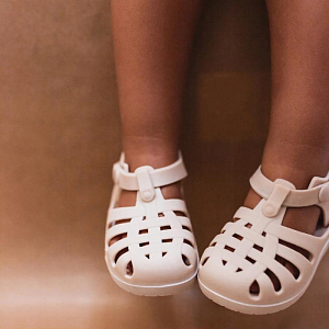 Сандалии пляжные Mrs. Ertha "Coconut Milk", кокосовое молоко